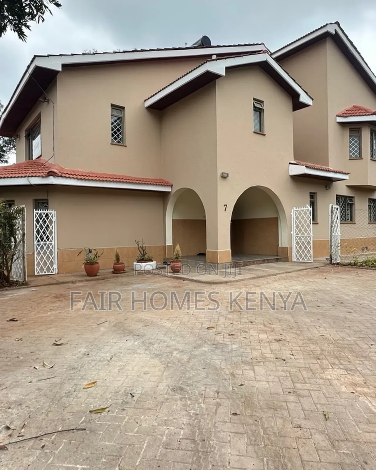 4bdrm Townhouse / Terrace in Gitanga Road, Maziwa for rent