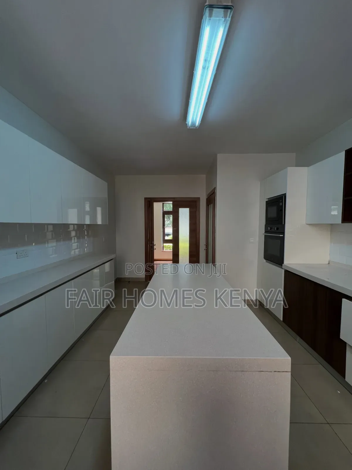 5bdrm Townhouse / Terrace in Njumbi Lane, Muthangari for rent