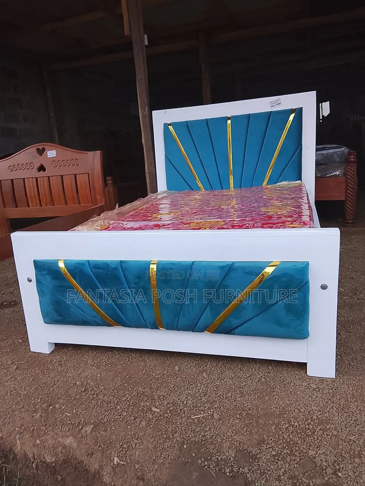 White Blue Bed Size 4 by 6
