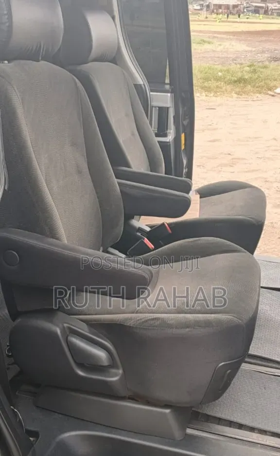 Toyota Noah 2011 Gray