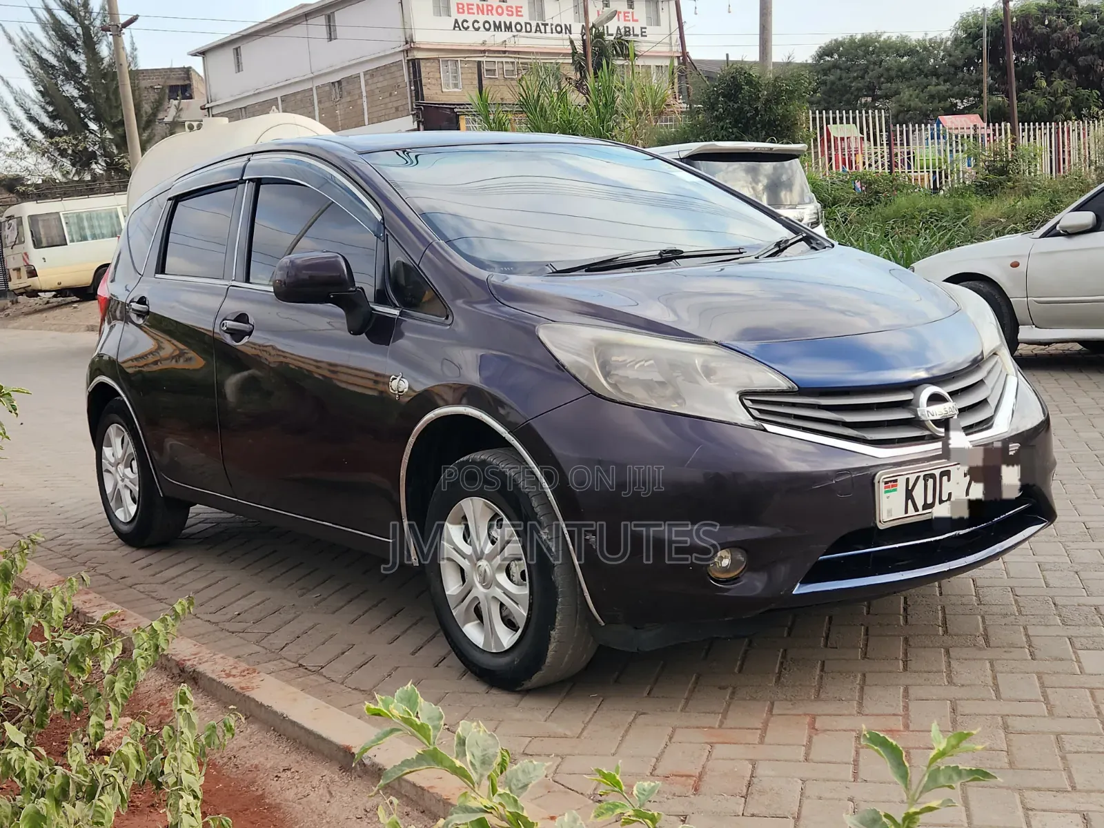 Nissan Note 2014 Burgundy