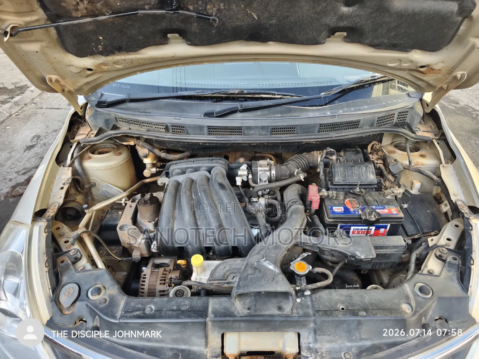 Nissan Tiida 2012 Gold