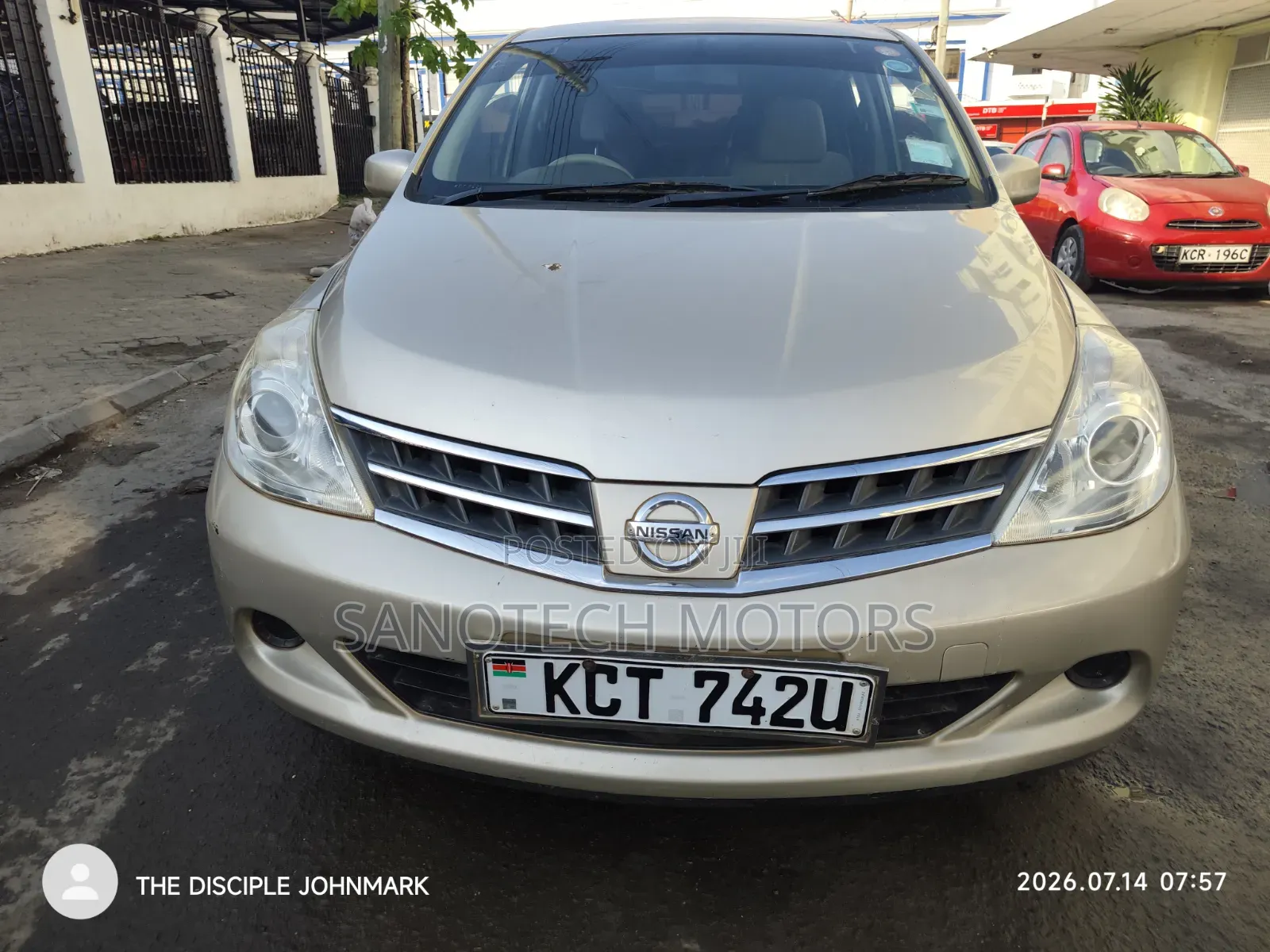 Nissan Tiida 2012 Gold