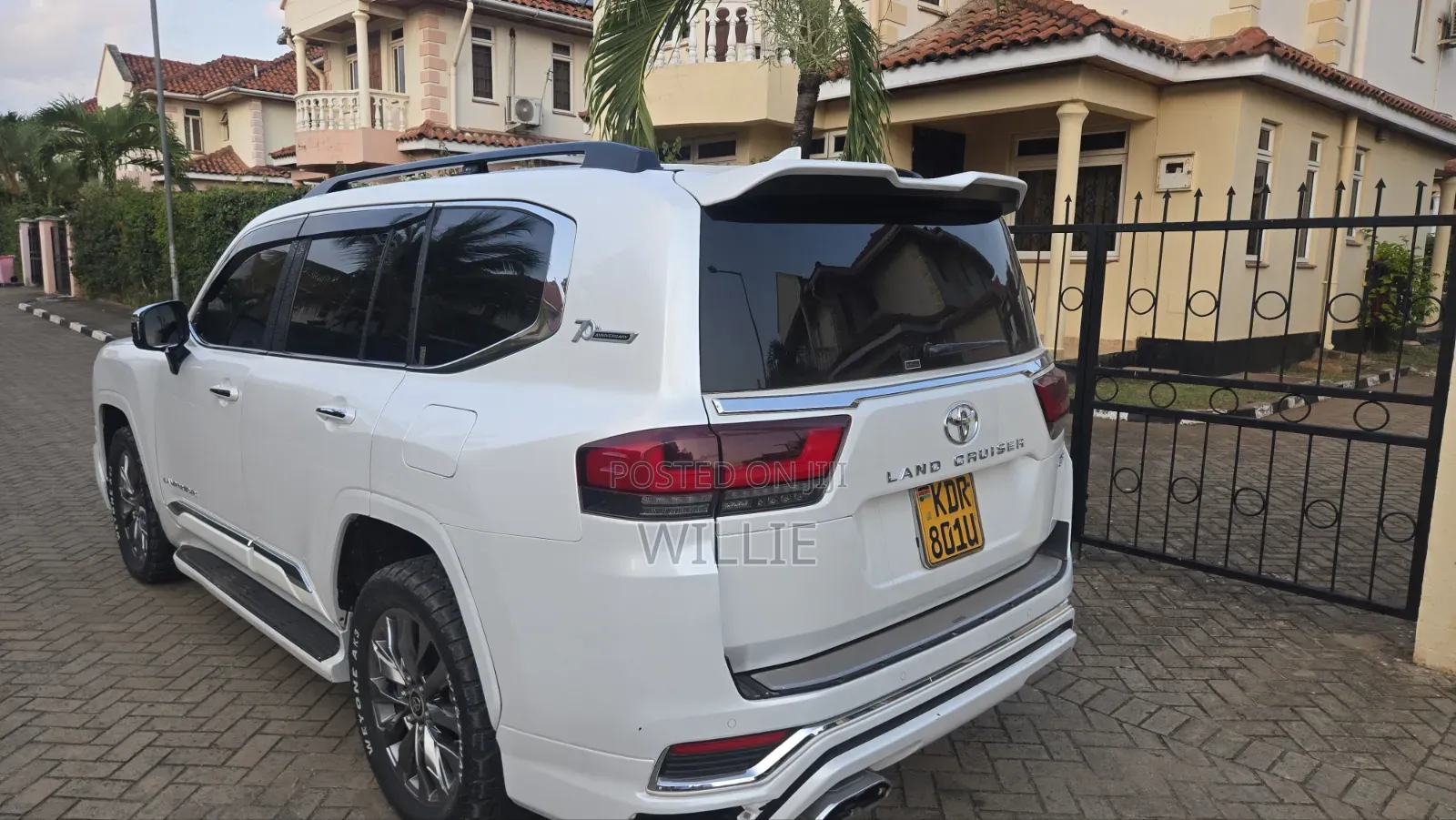 Toyota Land Cruiser 2023 White