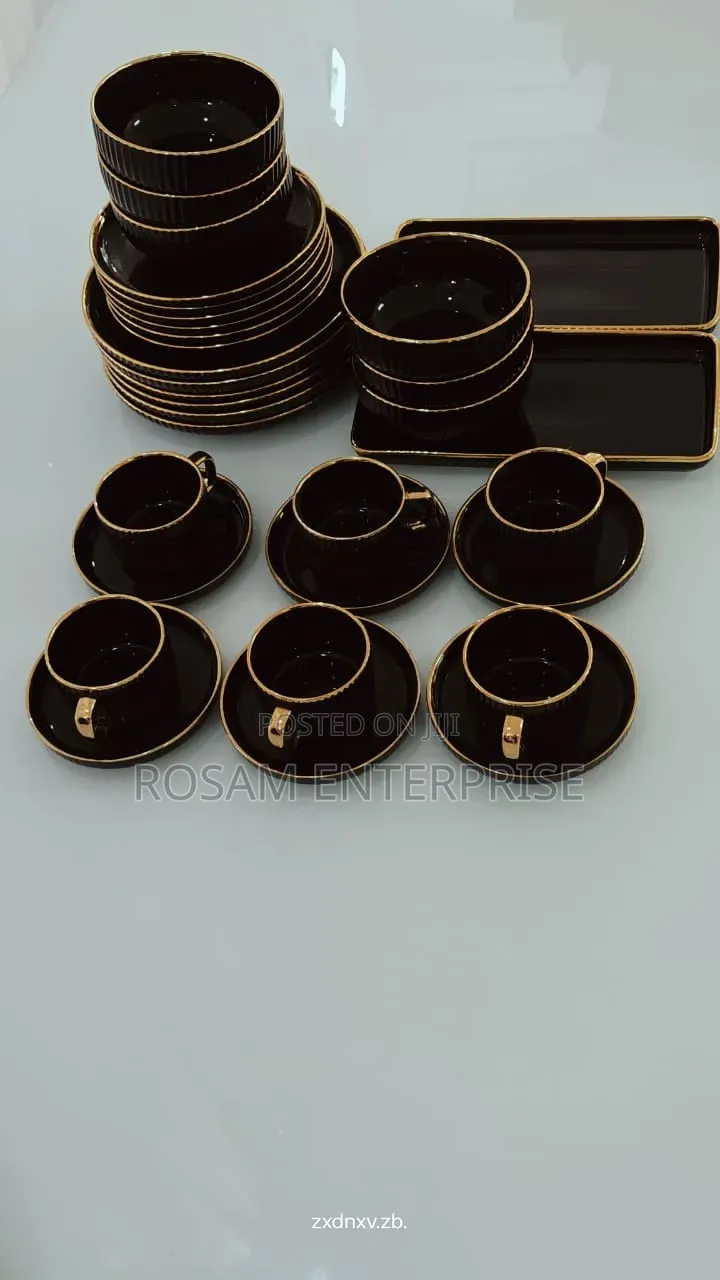 Elegant European Porcelain Dinner Set
32pcs Dinner