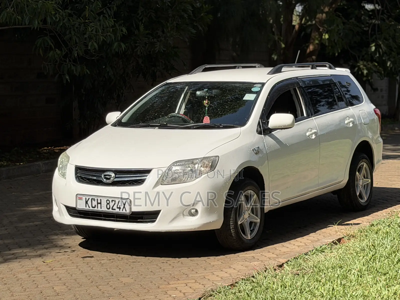 Toyota Corolla Fielder 2009 White