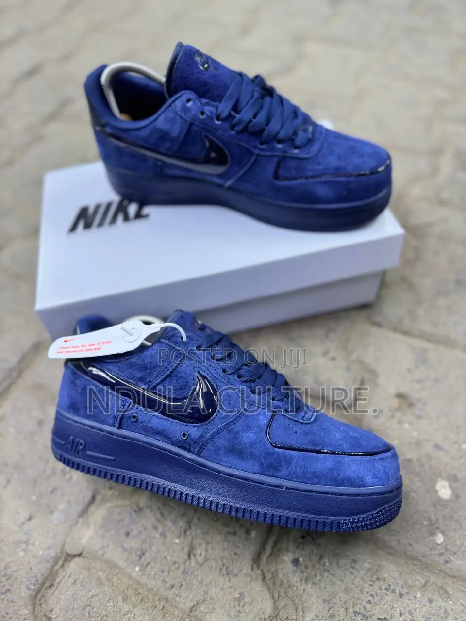 Airforce 1 Velvet Sneakers