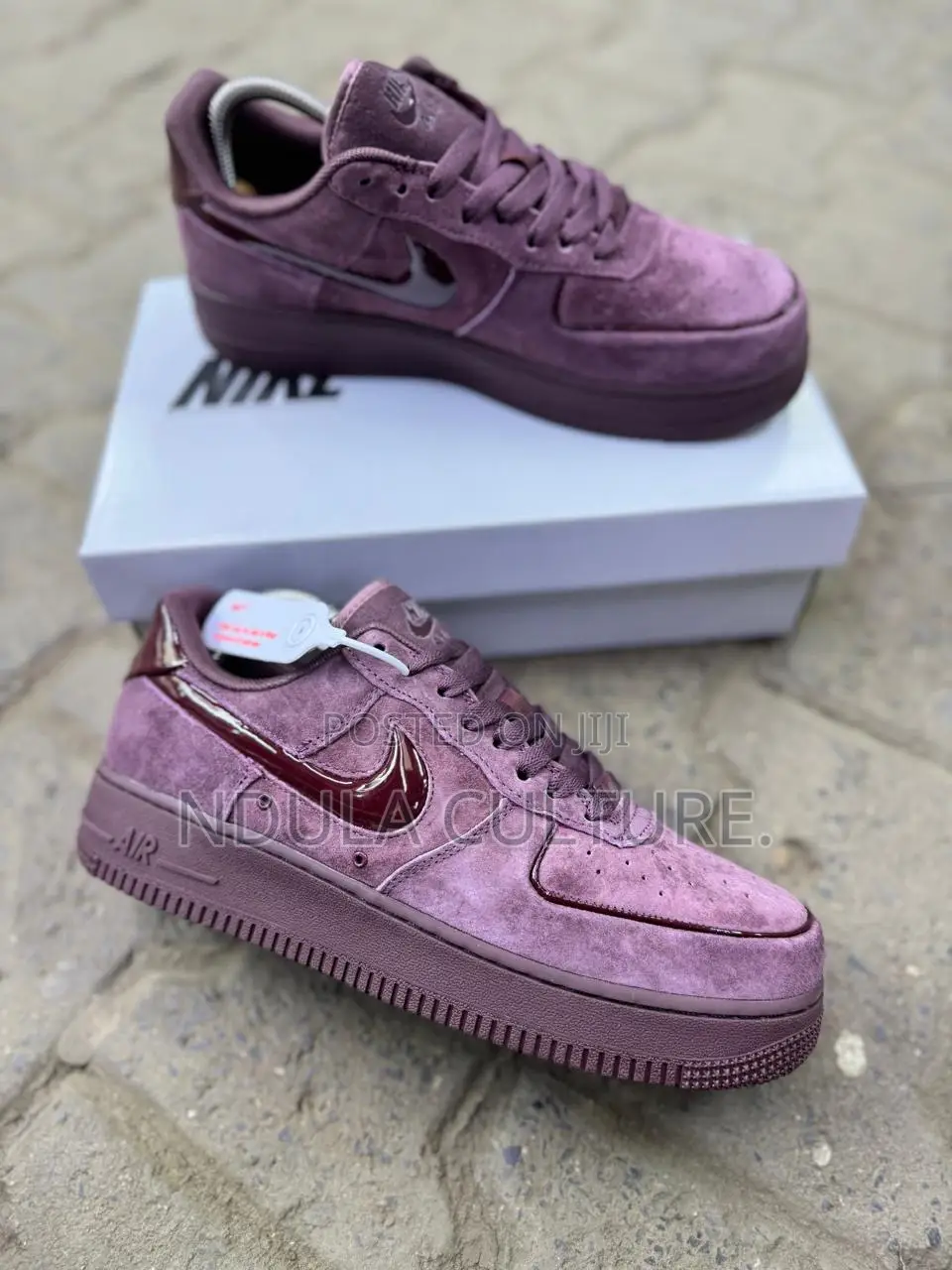 Airforce 1 Velvet Sneakers