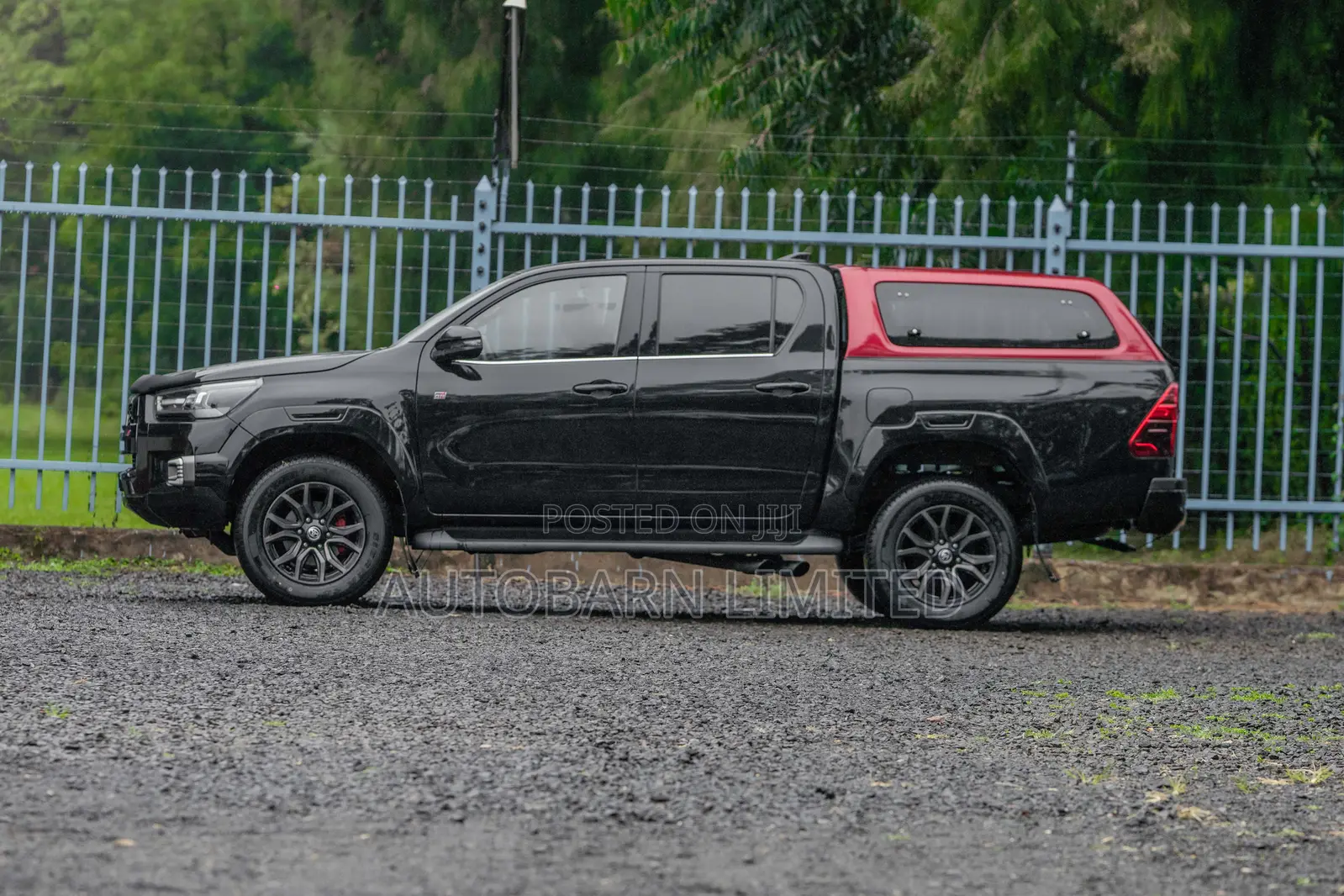 Toyota Hilux 2022 Black