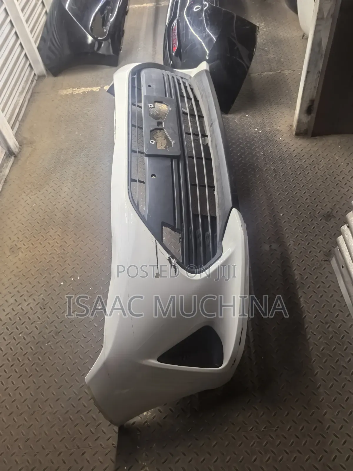 Axio 2018 Bumper