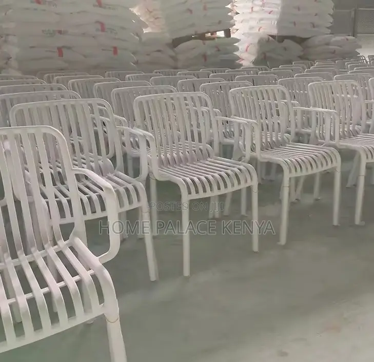 Plastic Chair: Prestige Slat Back Garden Chair