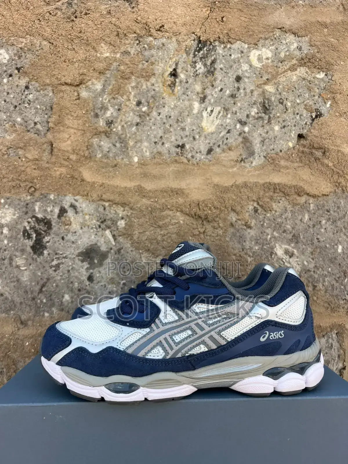 Asics Gel-Nyc in the "Yankees"Blue