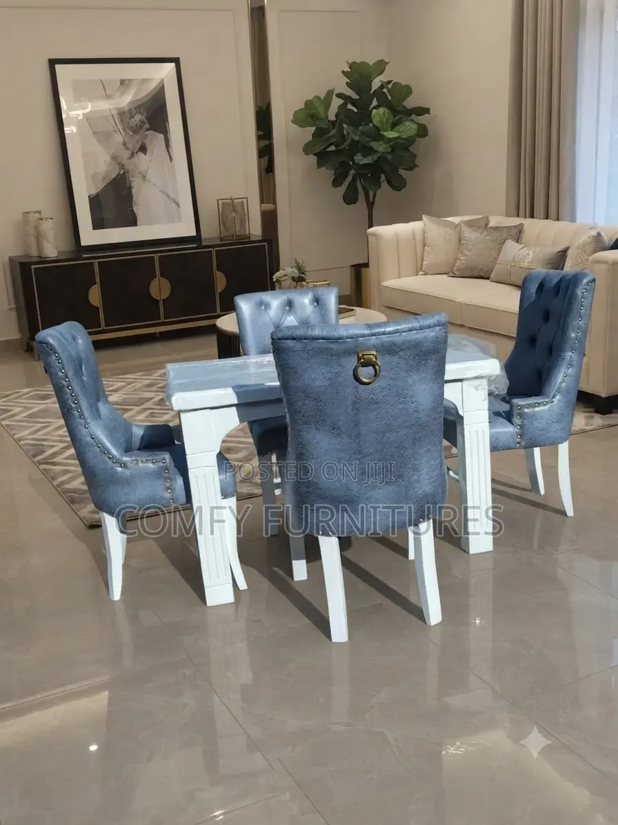 4 Seater Dinning Table