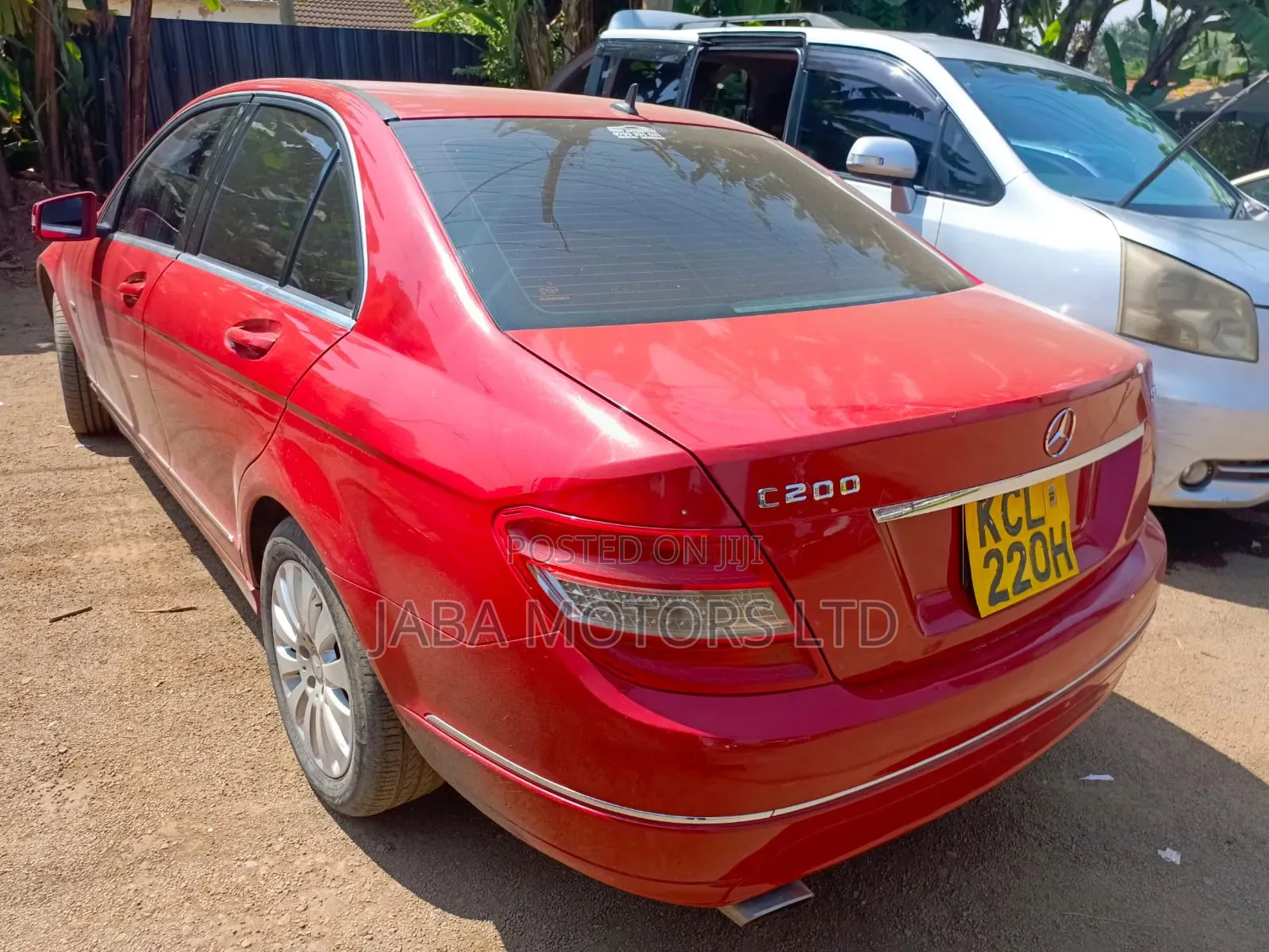 Mercedes-Benz C200 2010 Red