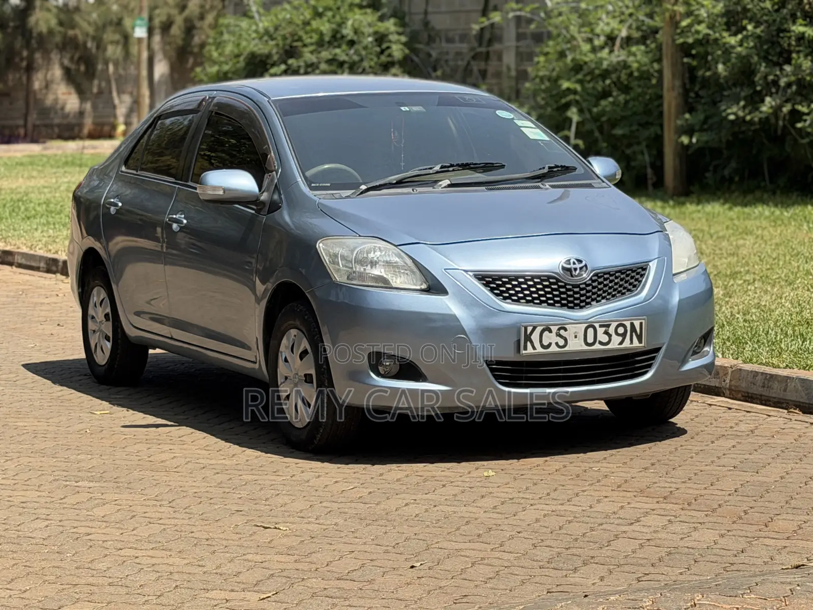 Toyota Belta 2012 Blue