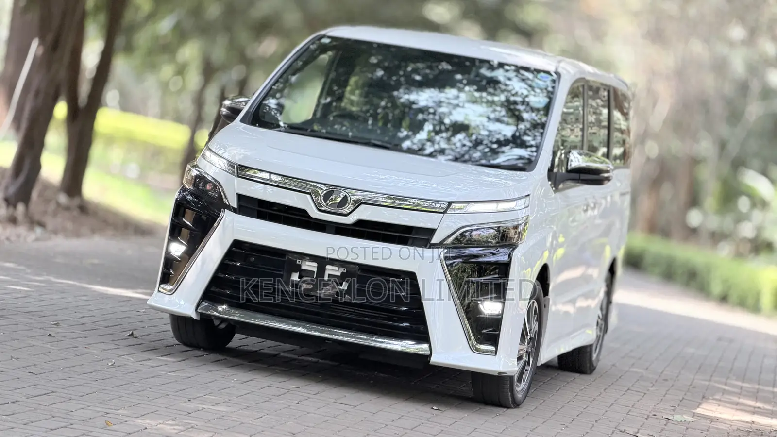 Toyota Voxy X 2WD 8-Seater 2019 White