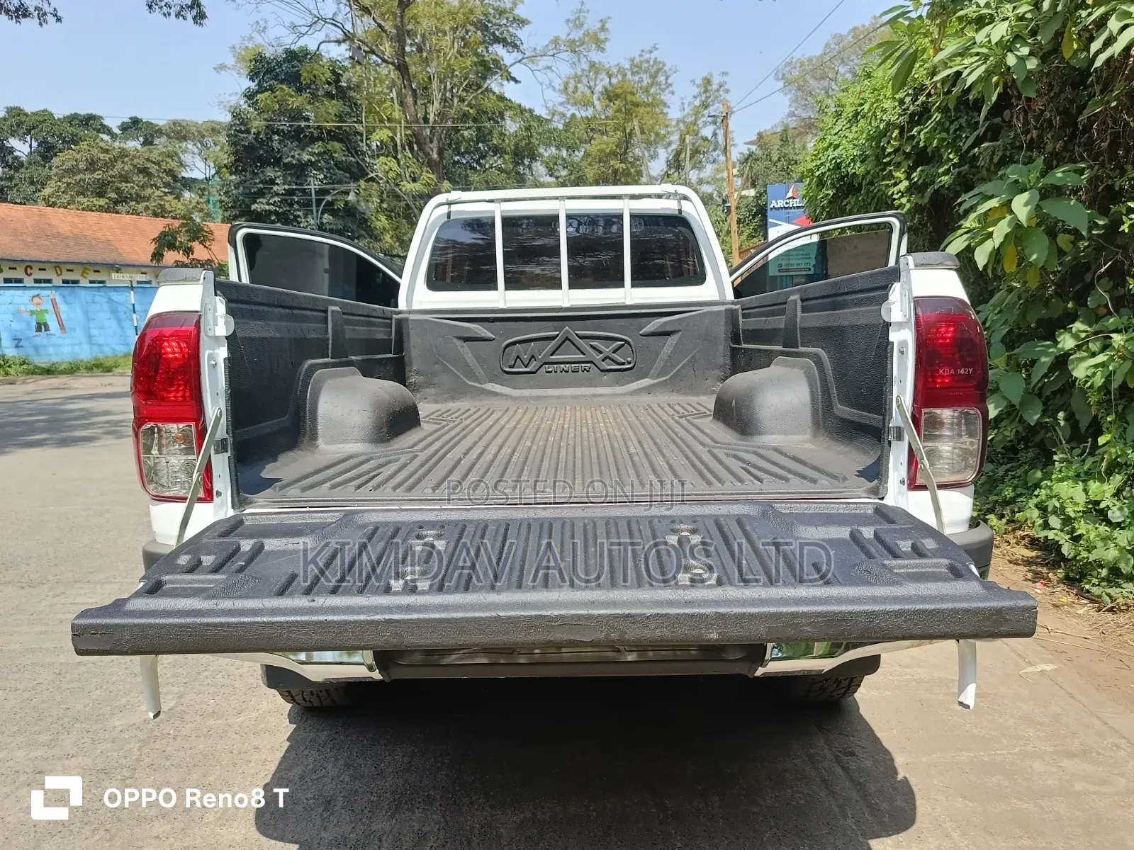 Toyota Hilux 2019 White