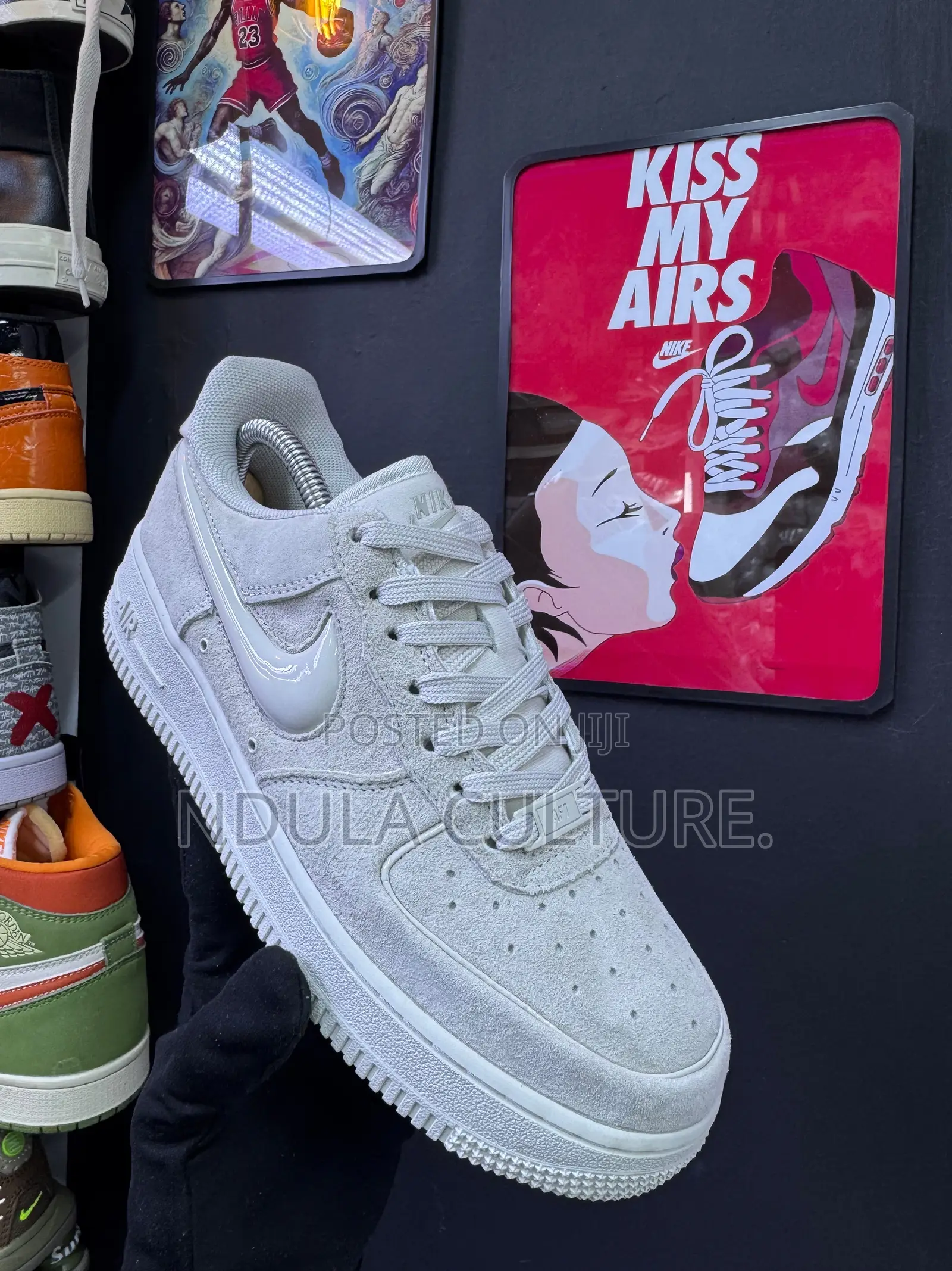 Airforce 1 Velvet Sneakers