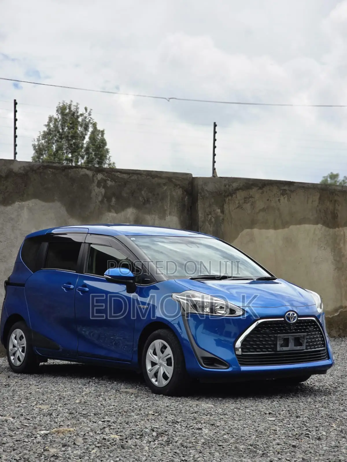 Toyota Sienta 1.5 Hybrid FWD (6-seater) 2019 Blue