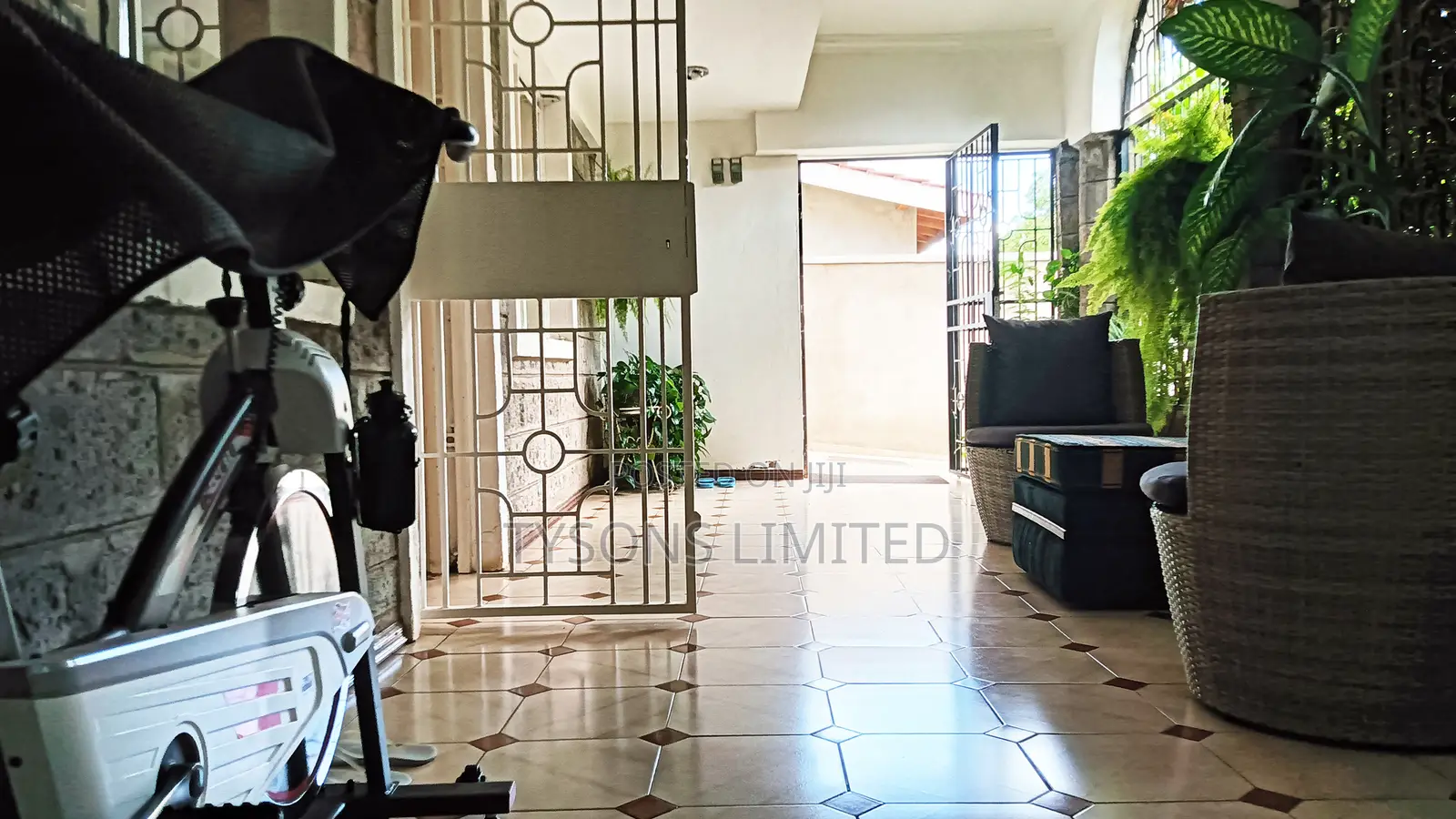 4bdrm Maisonette in Jambo Estate for sale