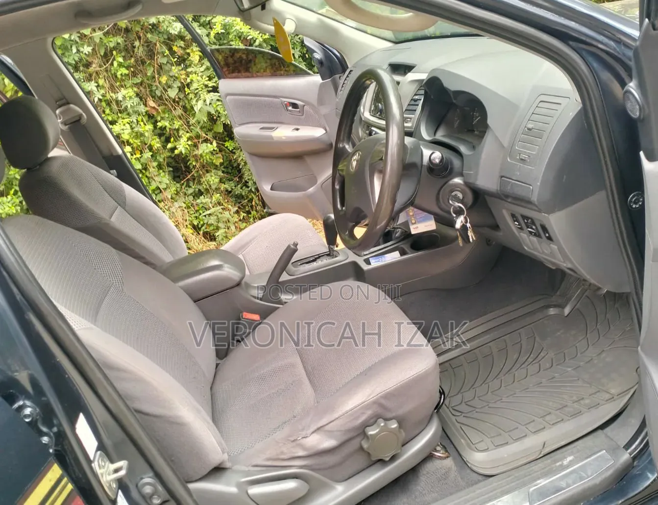 Toyota Hilux 2012 Black