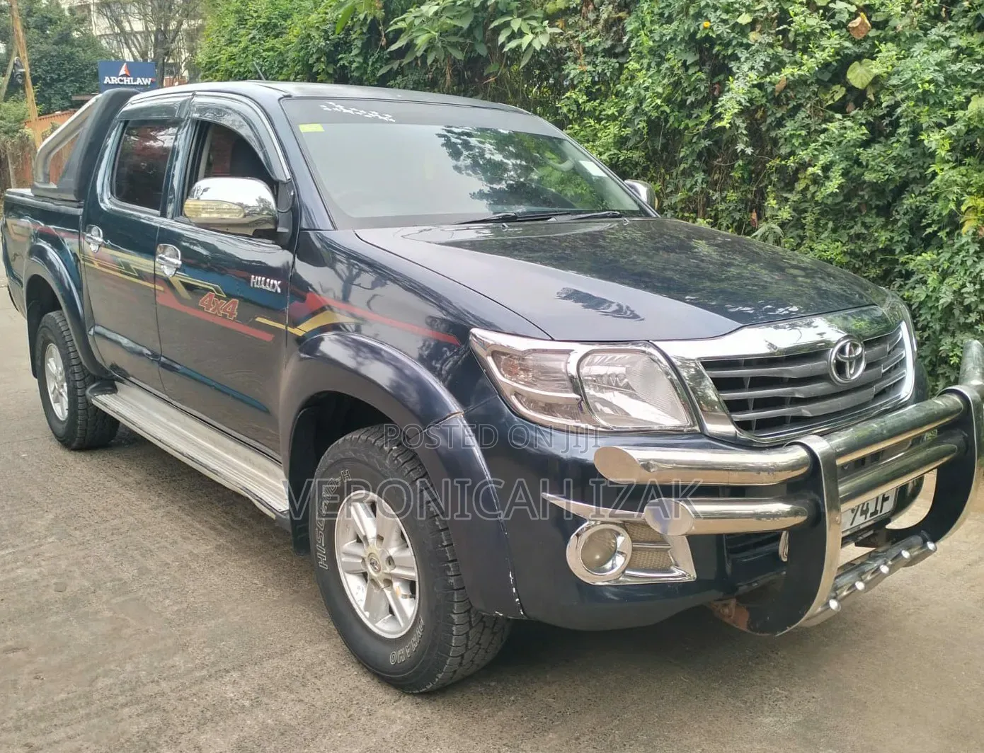 Toyota Hilux 2012 Black