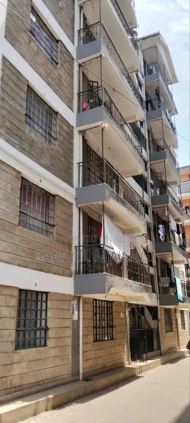2bdrm Block of Flats in Greenspan for sale