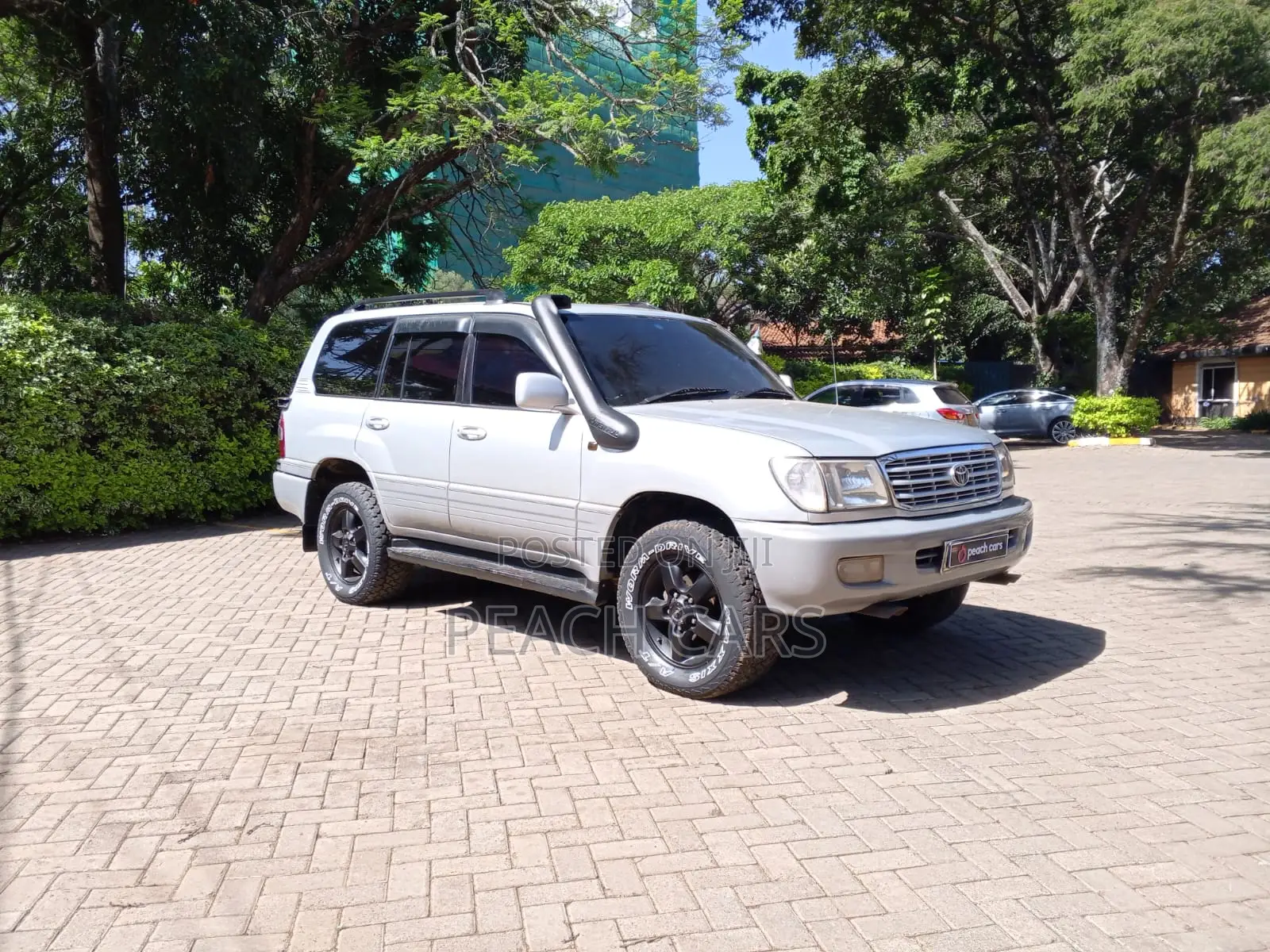 Toyota Land Cruiser 2005 Silver