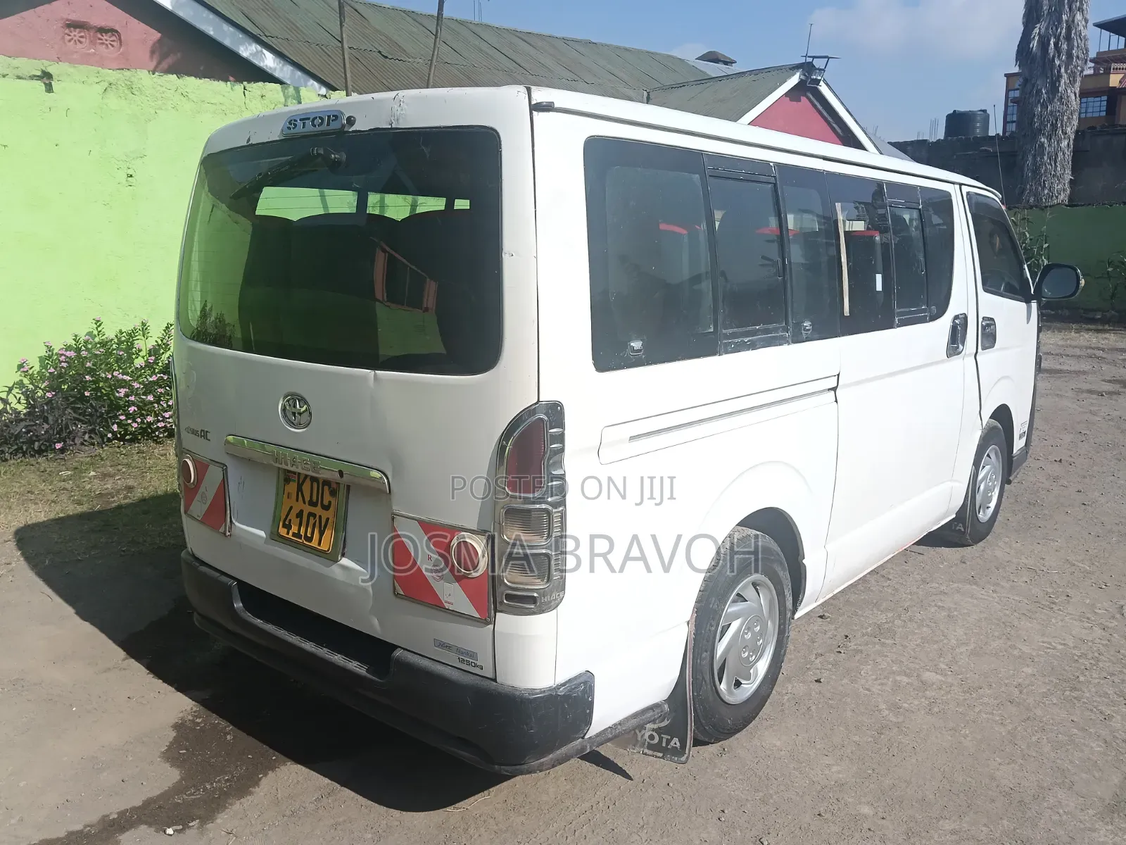 Toyota HiAce 2014 White