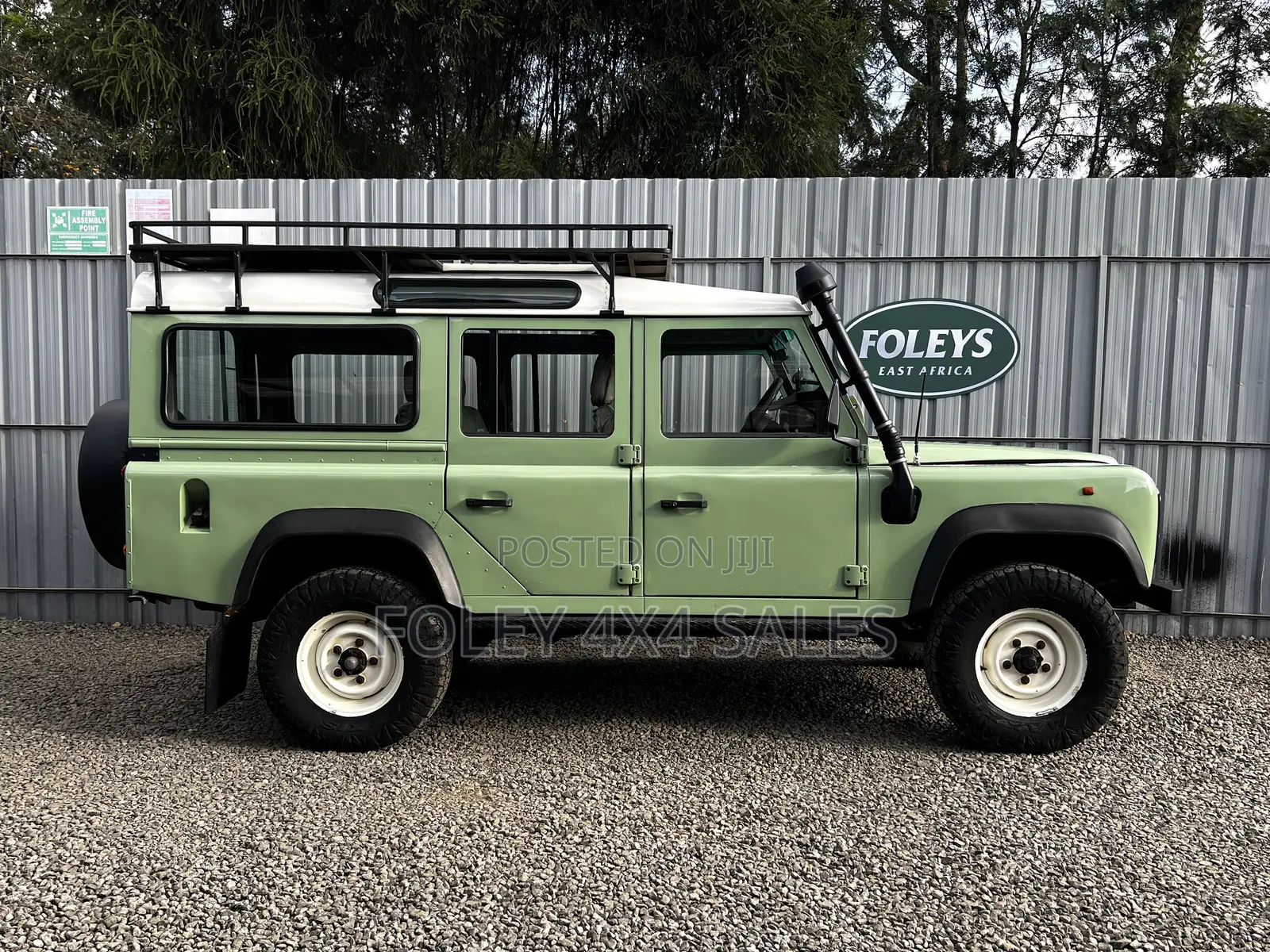 Land Rover Defender Station AWD 1997 Green