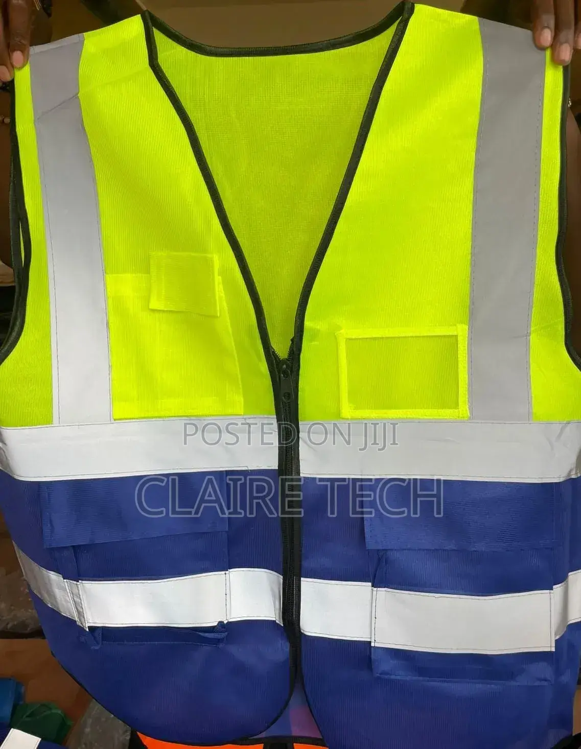High-Quality Zipped Reflectors With Pocket