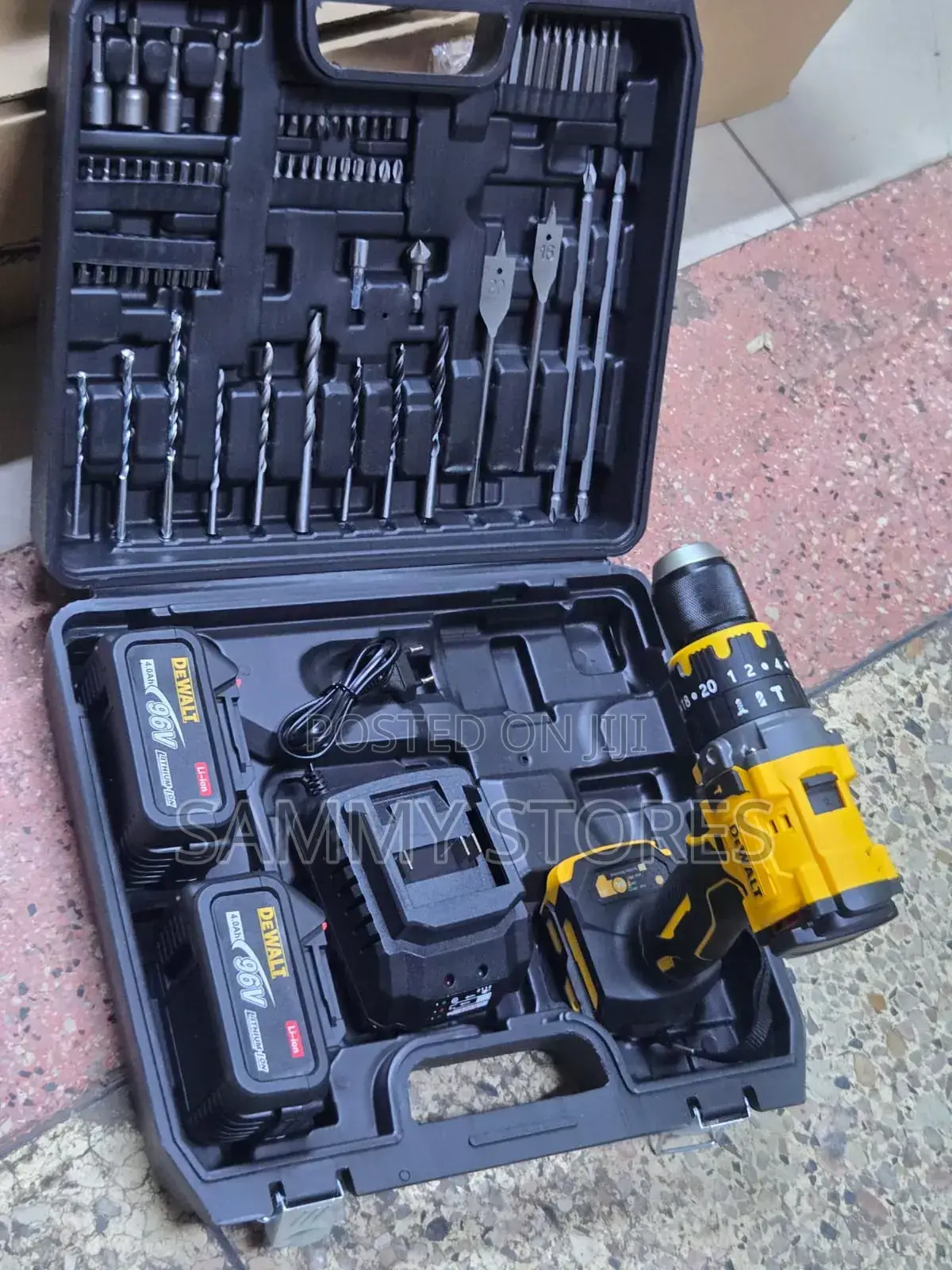 Cordless Brushless Drill Driver Kit – 2 Rechargeable Batteries,