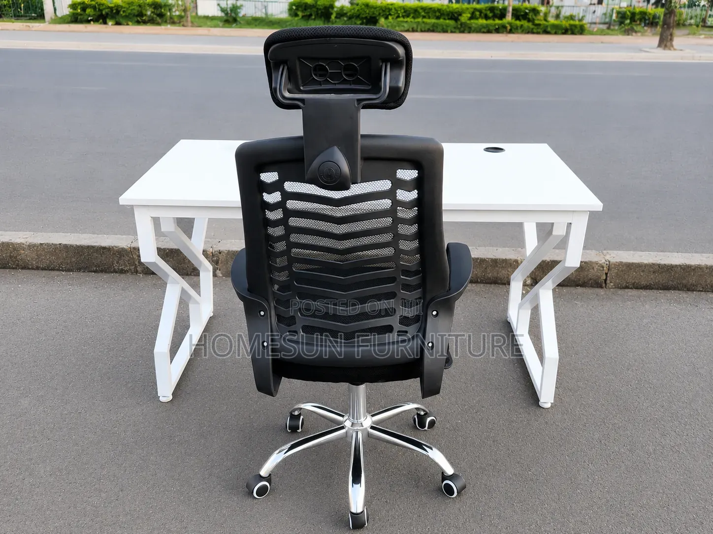 Modern Executive Mesh Office Chair With Adjustable Headrest Office