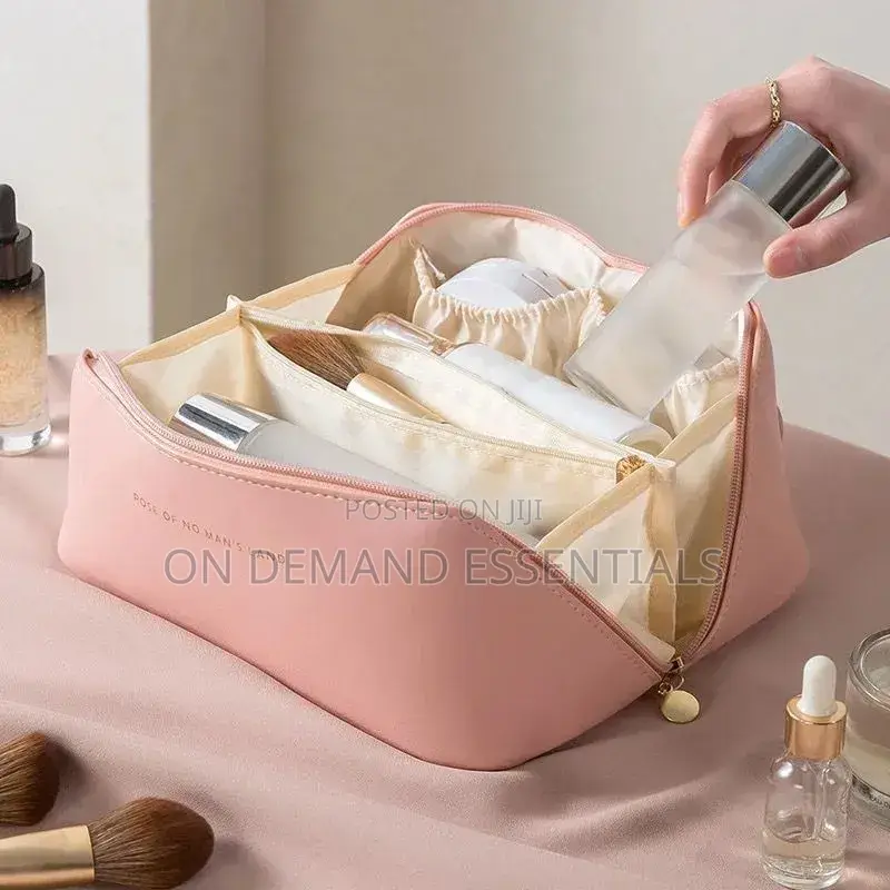 Large Capacity Cosmetic Bag Makeup Organizer