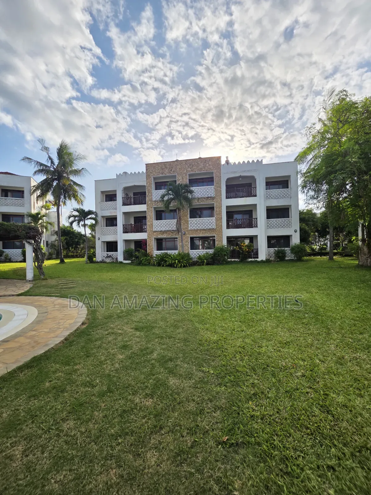 3bdrm Apartment in Kikambala Beachfront for sale