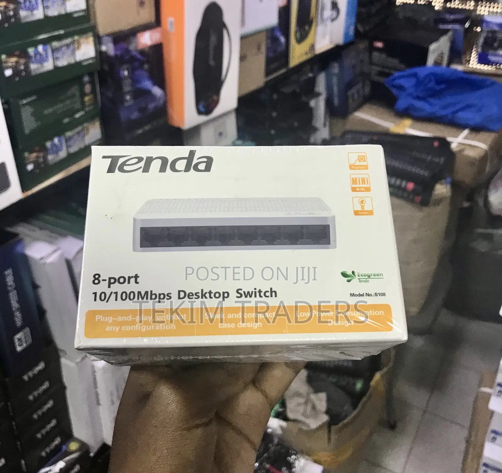 Tenda 8 Port Fast Ethernet Switch 10/100Mbps Plug Play