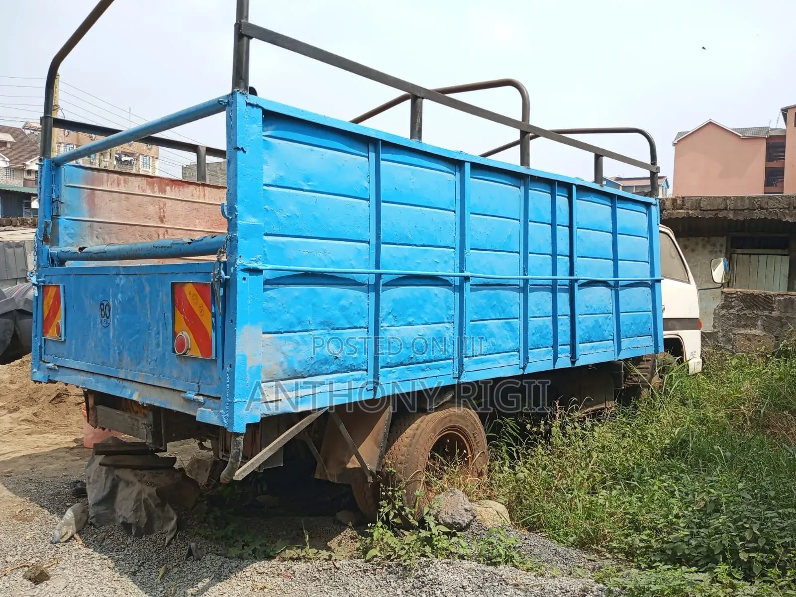 Cheap Isuzu NKR 3.3 Diesel Truck, Needs Engine, Lorry for Sale