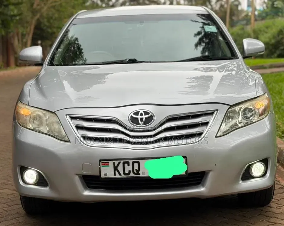 Toyota Camry 2011 Silver