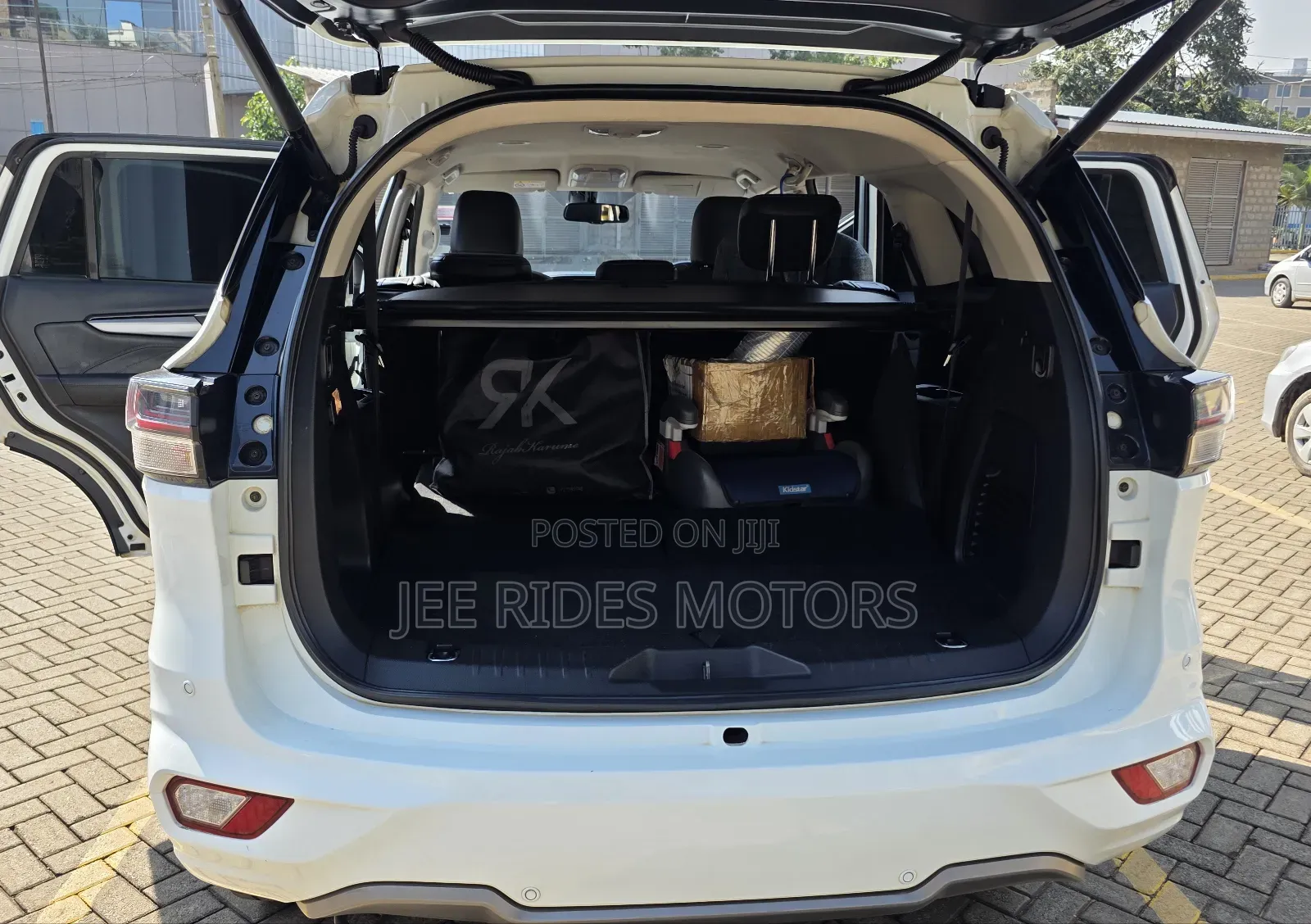 Isuzu MU-X 2022 White