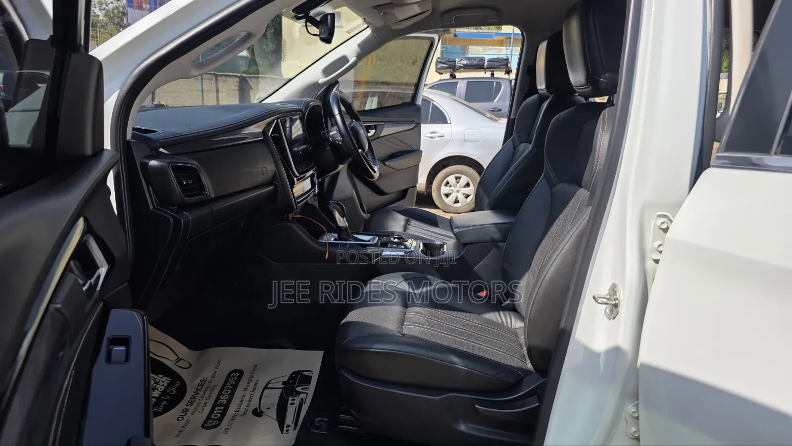 Isuzu MU-X 2022 White