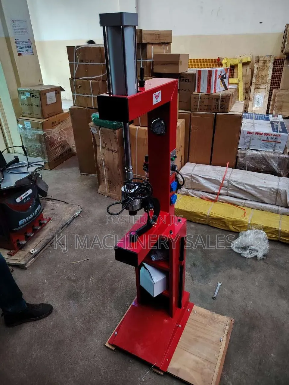 Tyre Buffer Machine