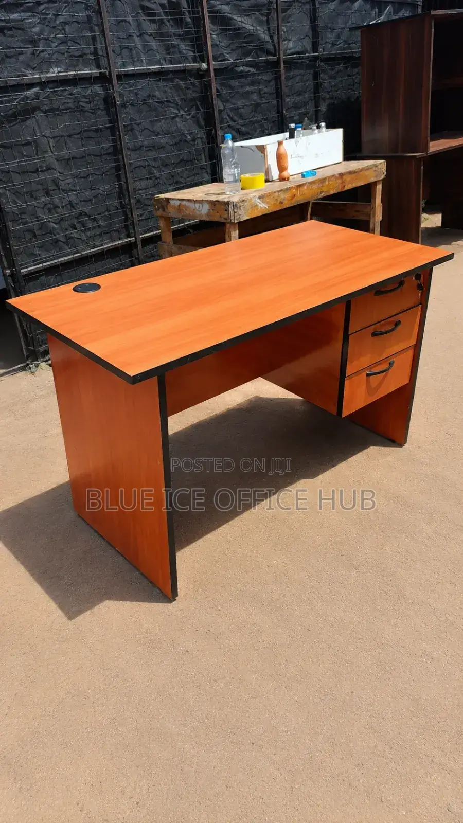 Modern Office Desk 1.2m With Lockable Drawer