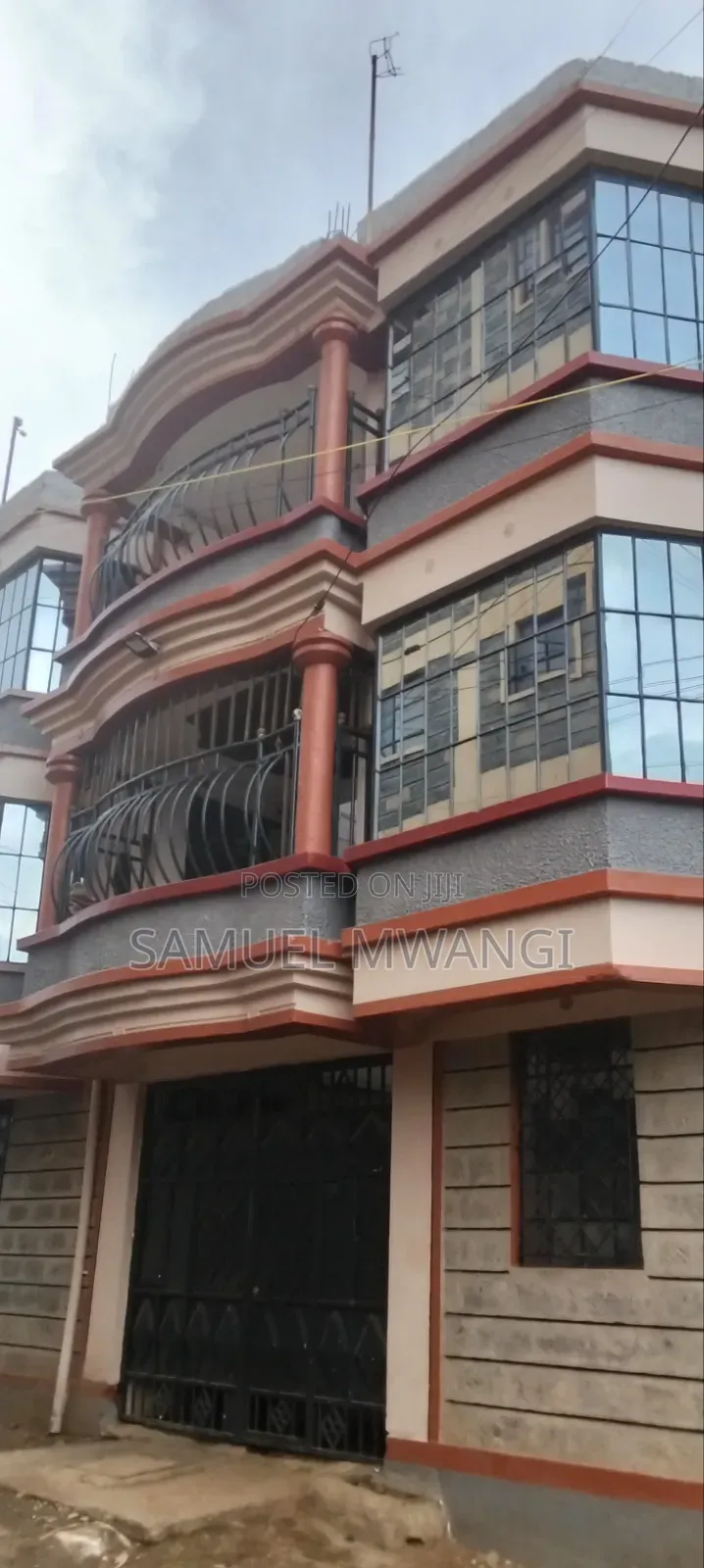 1bdrm Block of Flats in Kenyatta Road / Theta  for sale