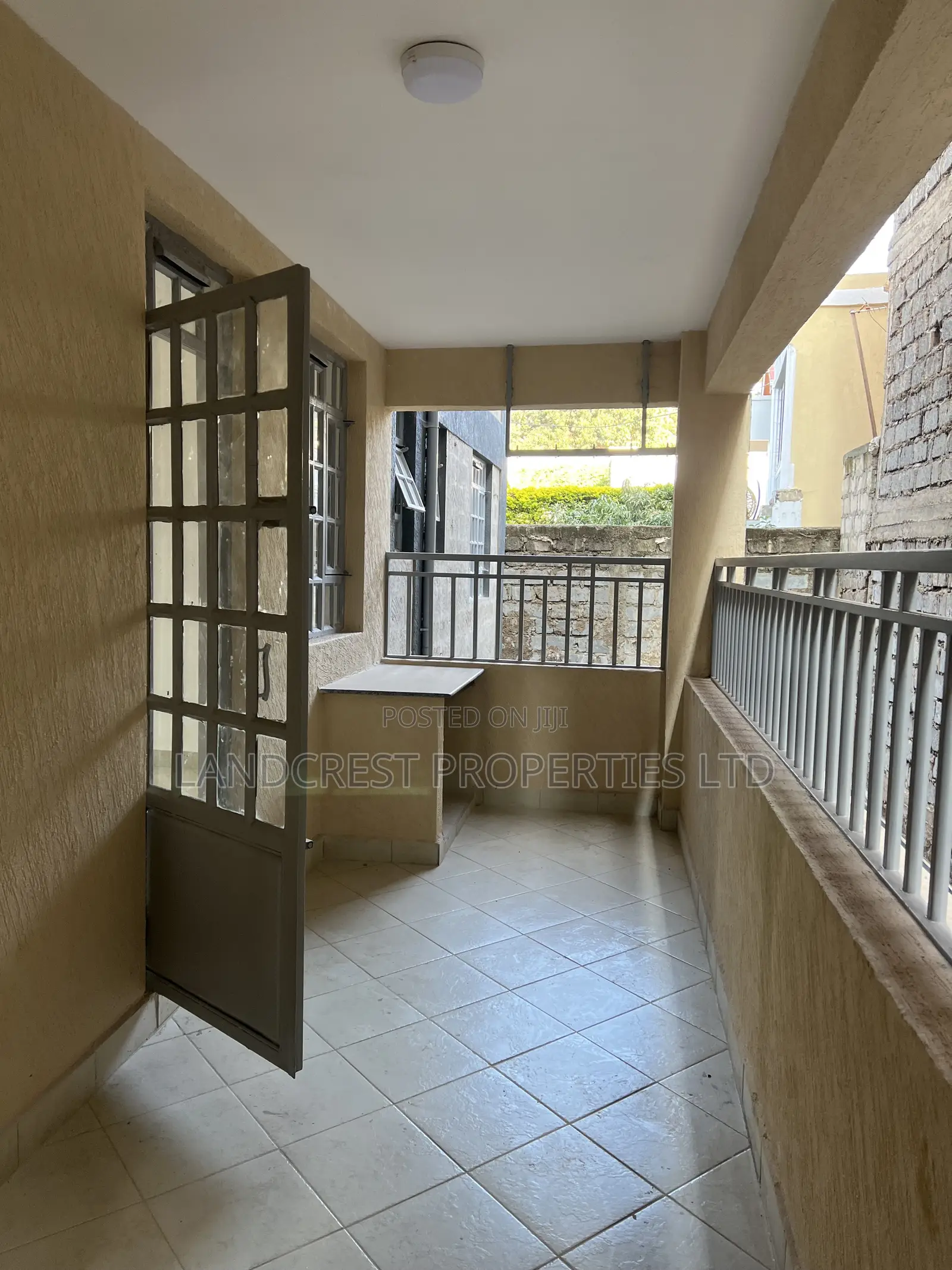 2bdrm Apartment in Zambezi/Sigona for rent