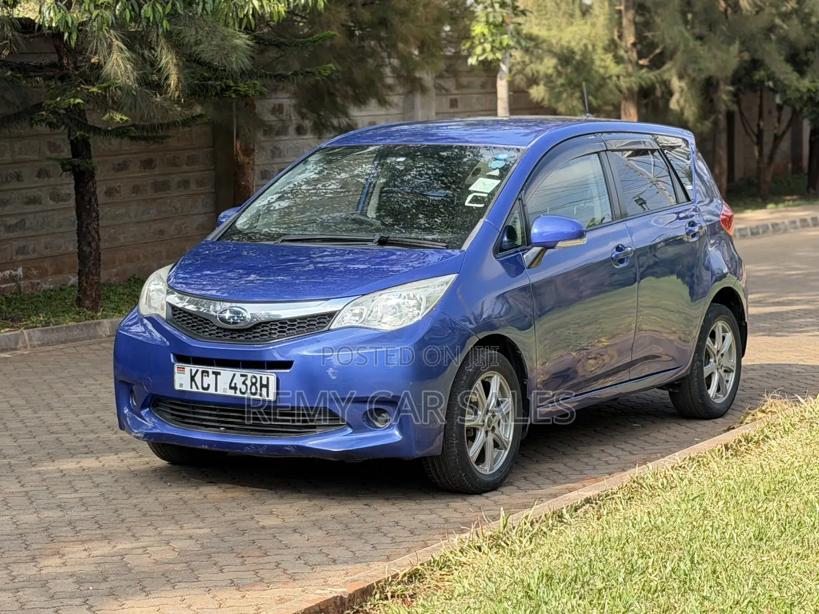 Subaru Trezia 2011 Blue
