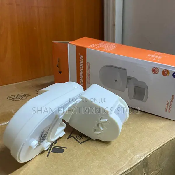 Automatic Infrared Motion Sensor - White Plastic, 180° Coverage