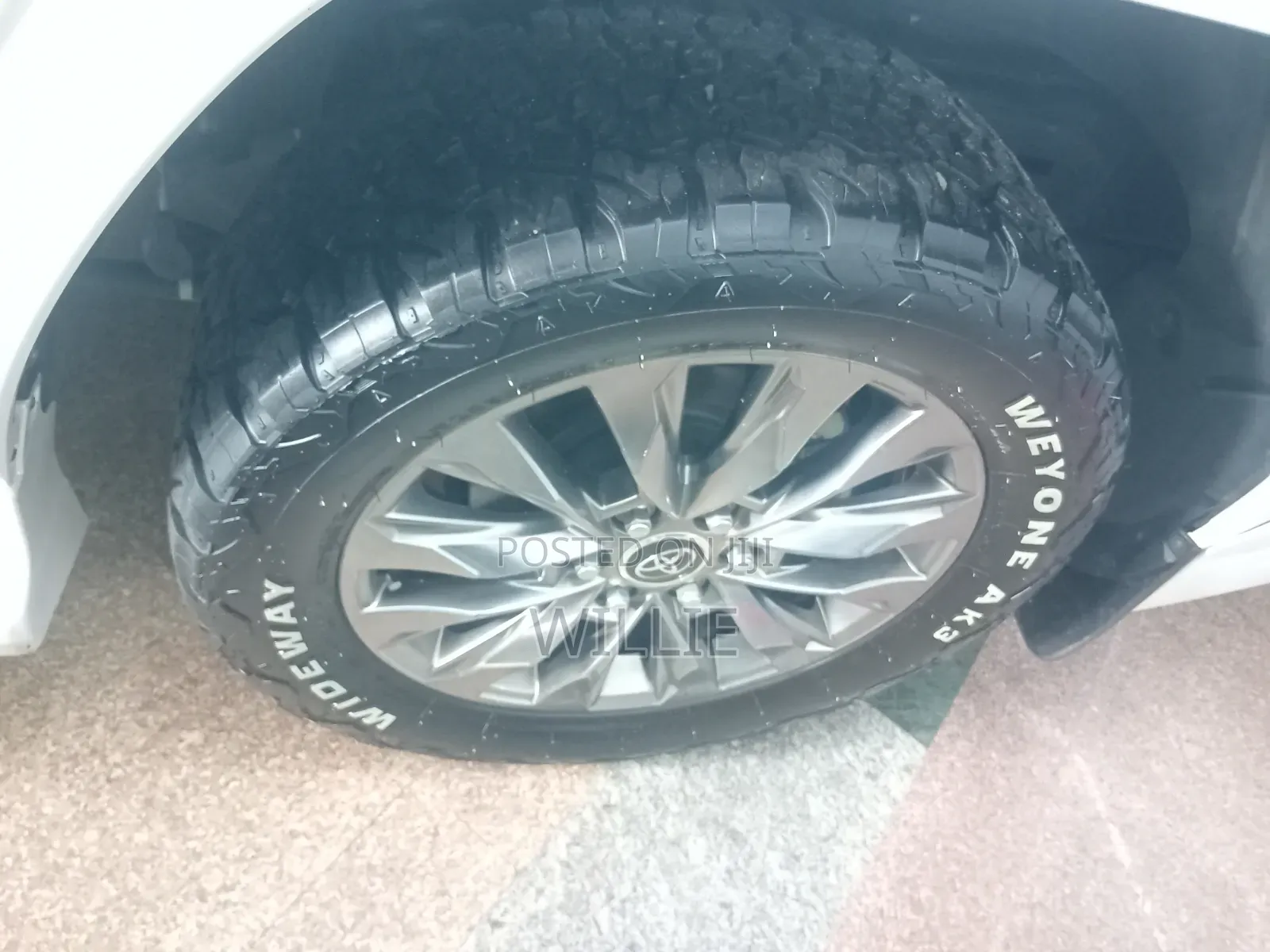 Toyota Land Cruiser 2023 White