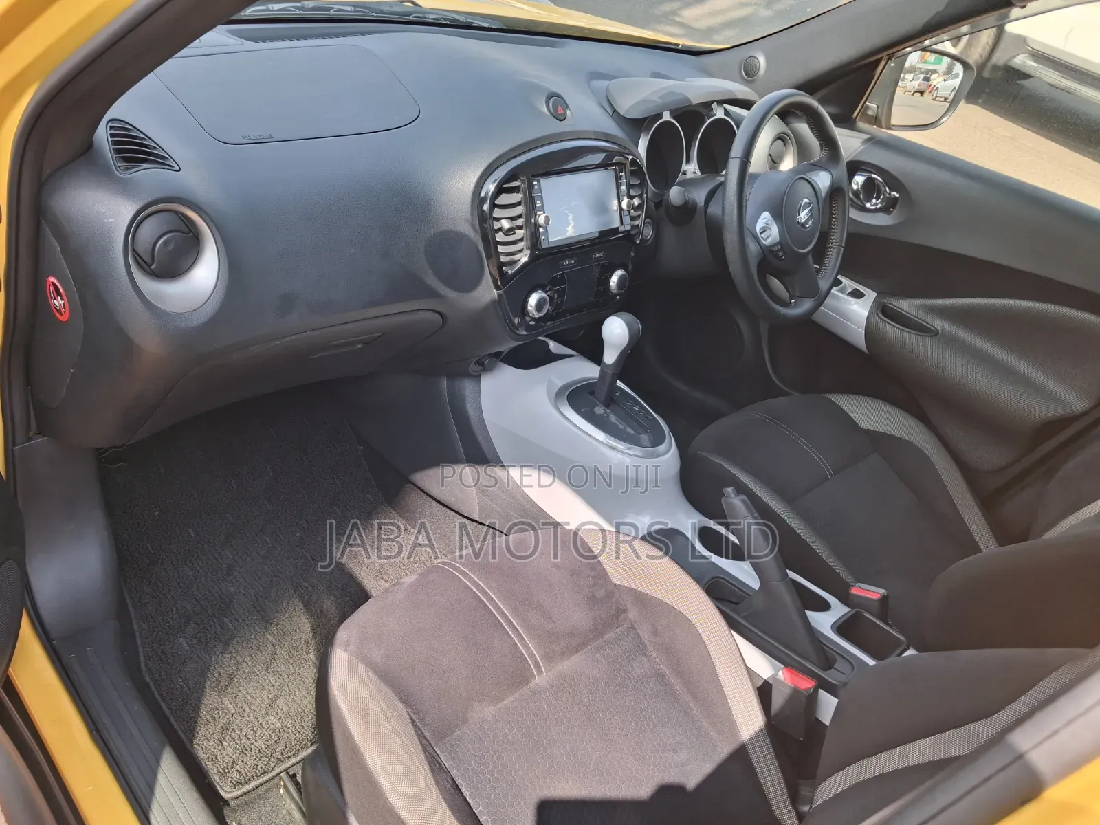 Nissan Juke 2018 Yellow