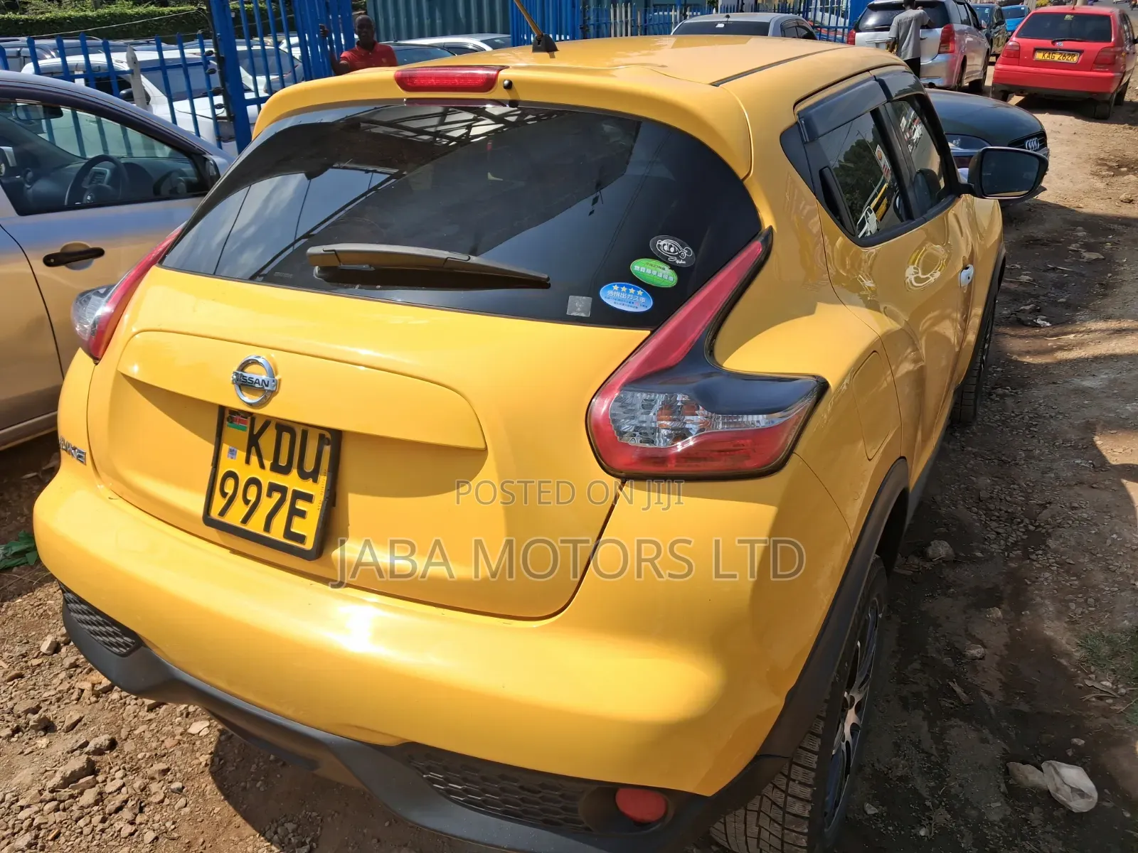 Nissan Juke 2018 Yellow