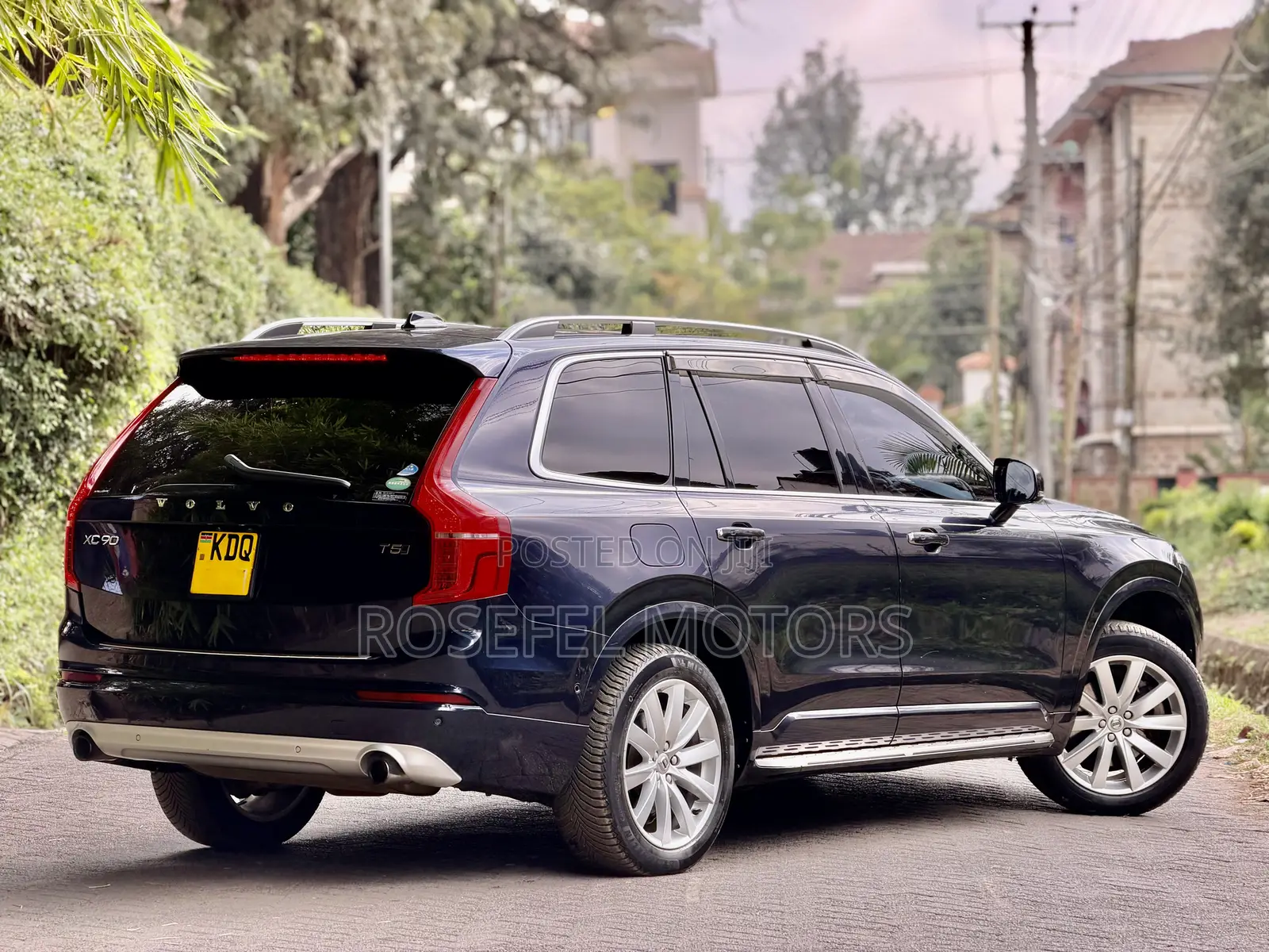 Volvo XC90 T5 Momentum AWD 2019 Black